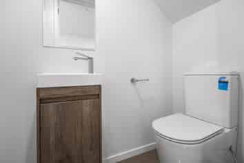 4/16 Reynella Drive, Massey