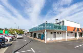 Outstanding Browns Bay Retail