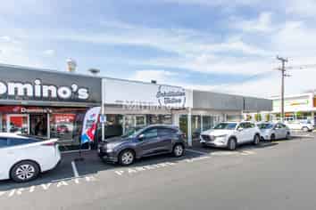 Well Located Browns Bay Retail
