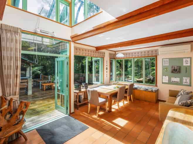 6 Cochran Road, Oratia