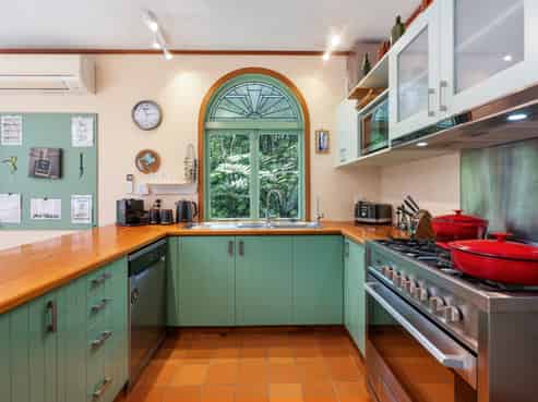 6 Cochran Road, Oratia