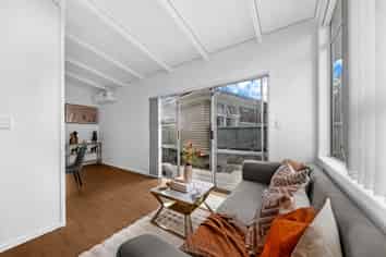 2/2 Dagenham Street, Manurewa