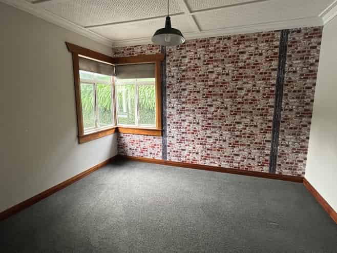 B/8 Ngaio Street, Strandon