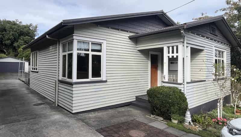 B/8 Ngaio Street, Strandon