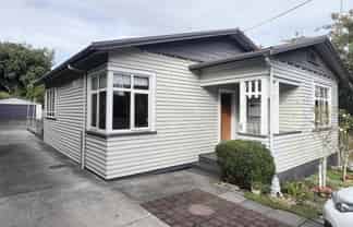 B/8 Ngaio Street, Strandon