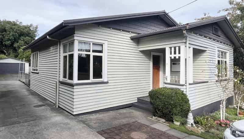 B/8 Ngaio Street, Strandon
