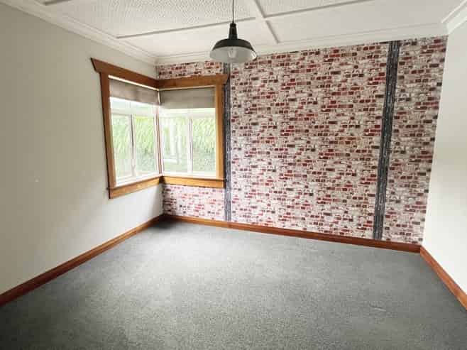 B/8 Ngaio Street, Strandon