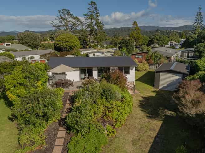 17 McCall Ave, Pauanui