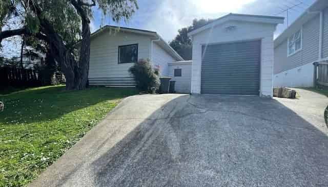 33A Friedlanders Road, Manurewa