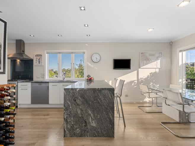 44 Peter Terrace, Castor Bay