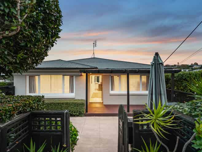 44 Peter Terrace, Castor Bay