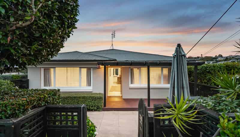 44 Peter Terrace, Castor Bay