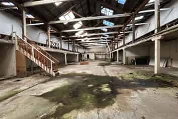 Warehouse - Demo or Redevelop