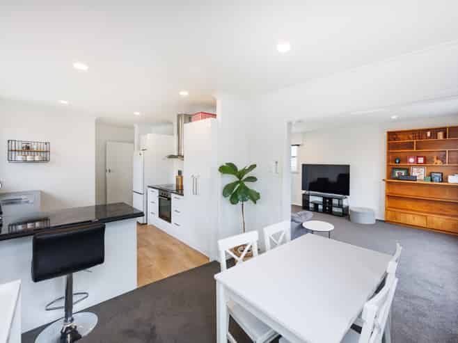 6 Esk Street, Roslyn