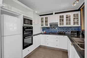 6 Martin Close, Karitane
