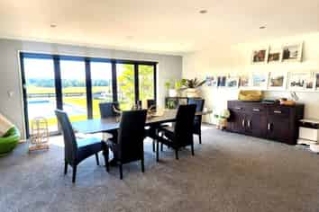 1227 Oxford Road, Cust