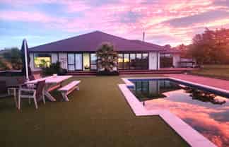 1227 Oxford Road, Cust