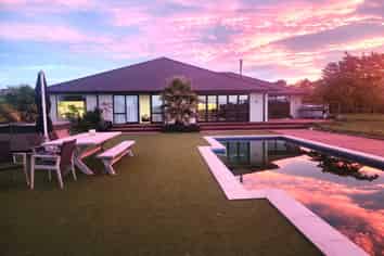 1227 Oxford Road, Cust