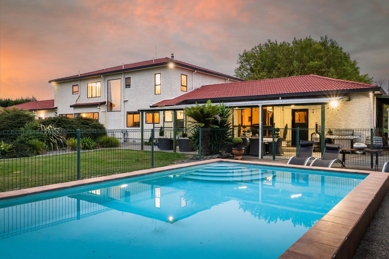 Exceptional Eight Bedroom Lifestyle and Income - Ansicht 2