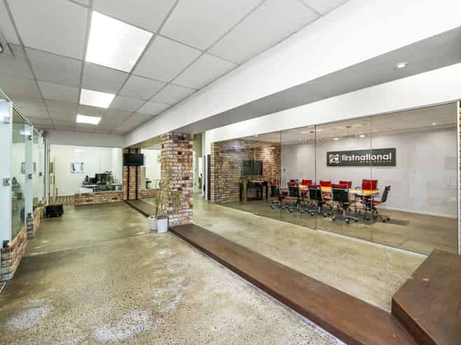 City fringe freehold - income with upside