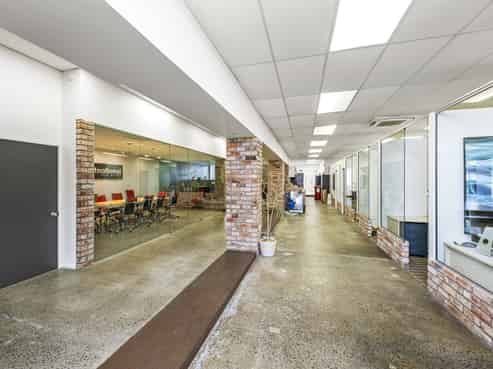 City fringe freehold - income with upside