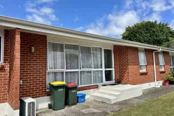 2/34 Carnot Street, Glenholme