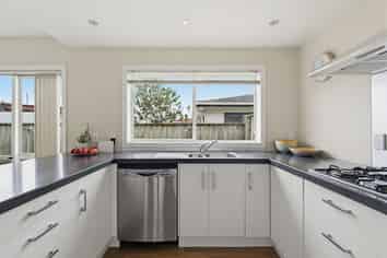 3b Phillip Street, Victoria