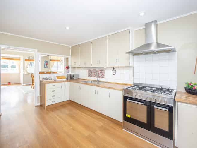 1975 Orini Road, Whitikahu