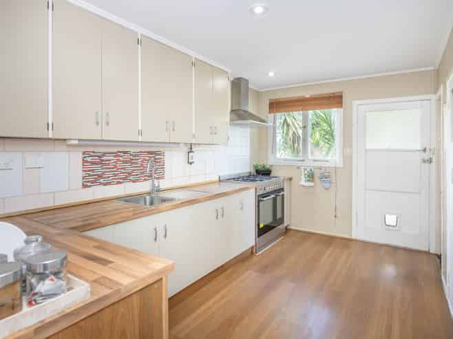 1975 Orini Road, Whitikahu