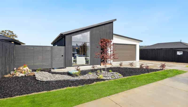 15 Kakano Street, Clevedon