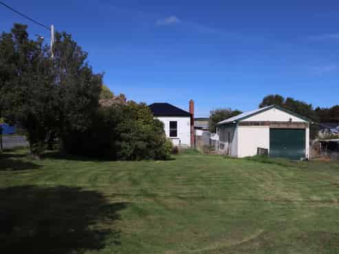 5 Clark Street, Owaka