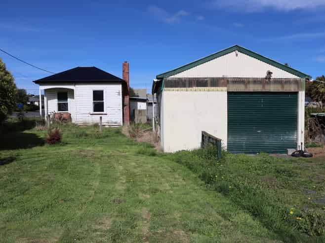 5 Clark Street, Owaka