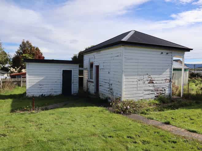 5 Clark Street, Owaka