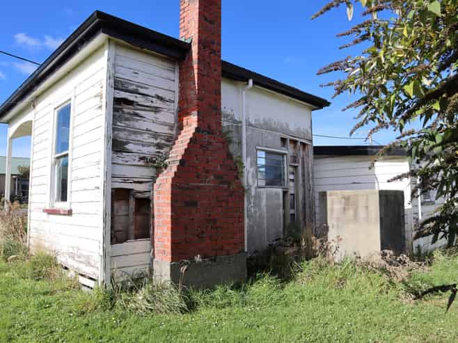 5 Clark Street, Owaka