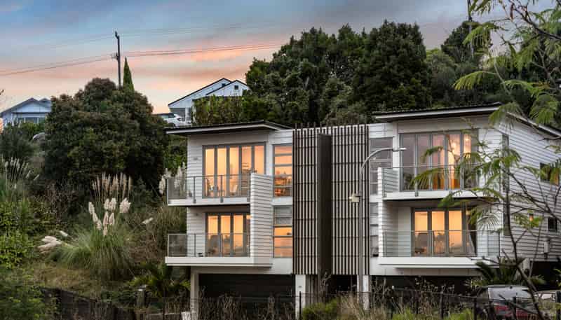 8D Huka Road, Birkenhead