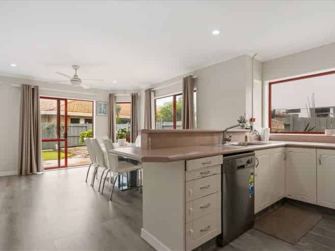 8 Monterey Key, Papamoa Beach