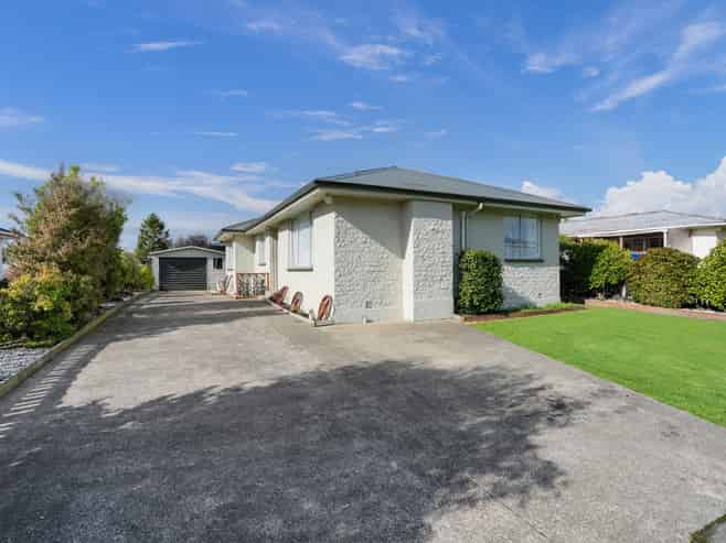 57 Lauder Crescent, Heidelberg