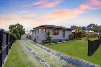 21  Fitzherbert Ave , West Harbour