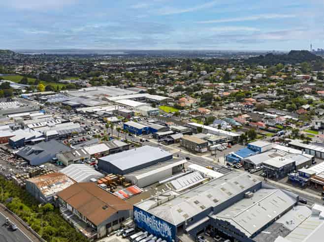 Multi-functional building - with options