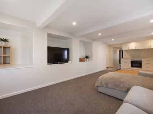 18 Panorama Terrace, QUEENSTOWN HILL