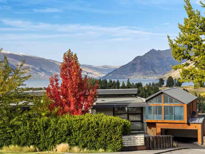 18 Panorama Terrace, QUEENSTOWN HILL