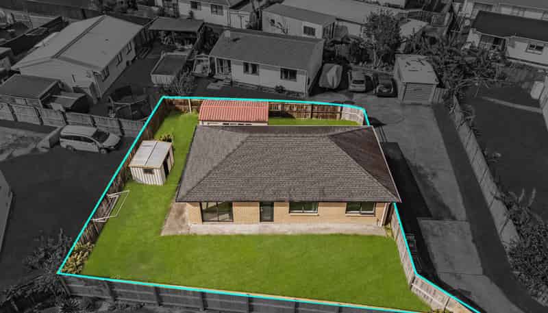 1/25 Kennington Drive, Clendon Park