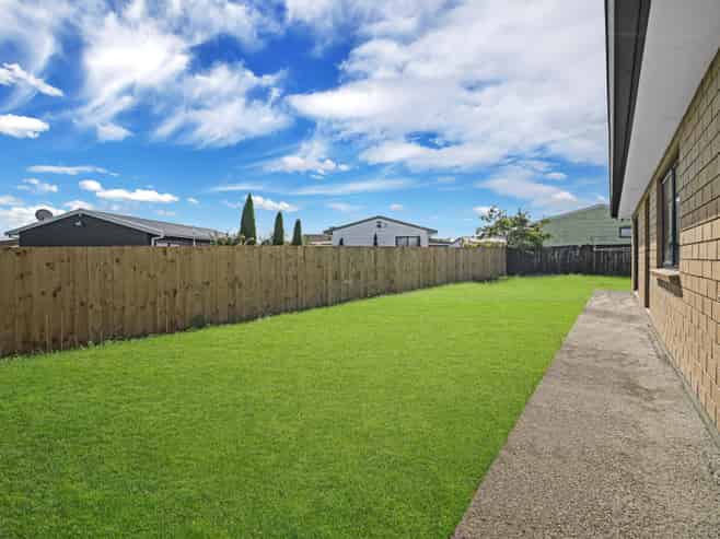 1/25 Kennington Drive, Clendon Park