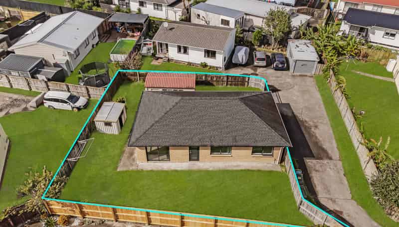 1/25 Kennington Drive, Clendon Park