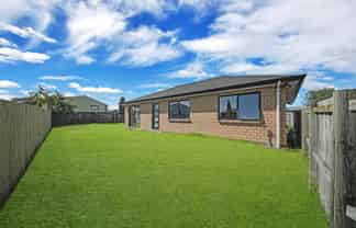 1/25 Kennington Drive, Clendon Park