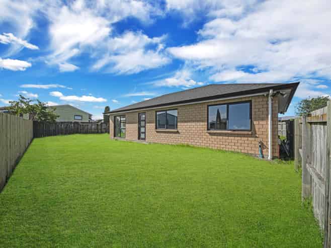 1/25 Kennington Drive, Clendon Park