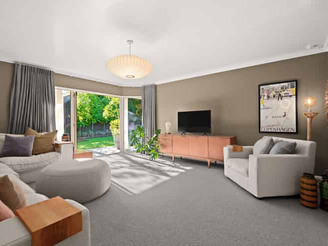 29 Huntington Drive, Huntington