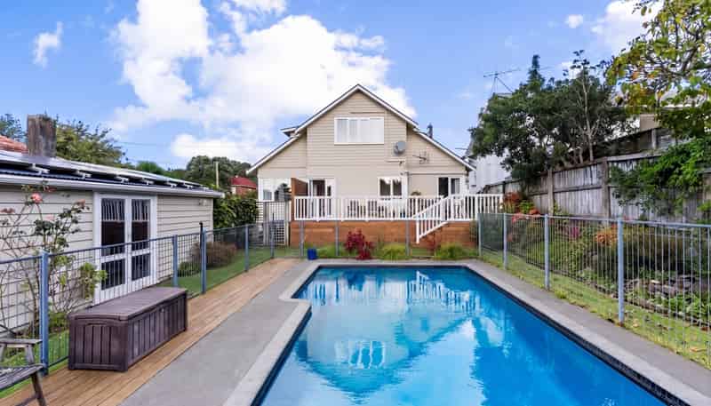 6 Martin Avenue, Mount Albert