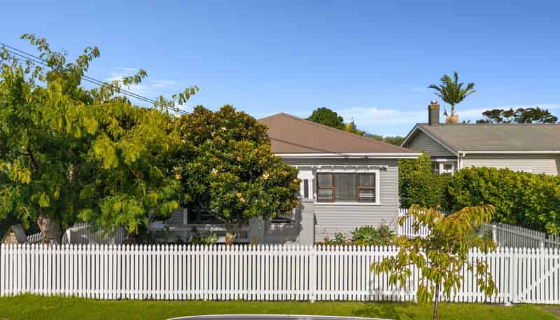 19 Ennismore Road, Mount Albert