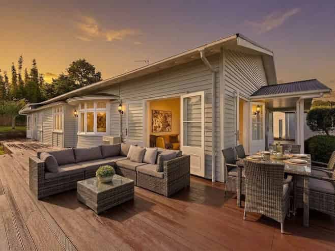 13 Eastvale Close, Greenhithe